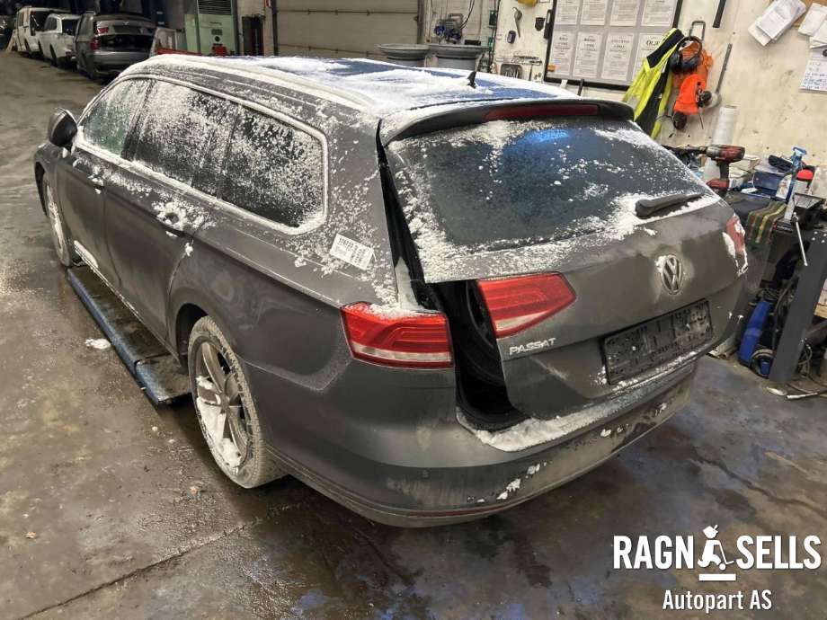 VW Passat 2015-2019 (Fase 1) (B8) (B8), Motorkode: DCXA, Girkassekode: SMS