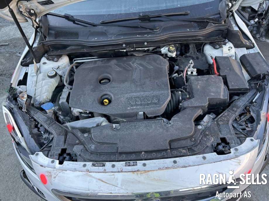 Volvo V40 2012-2019 , Motorkode: D4162T, Girkassekode: 1285041