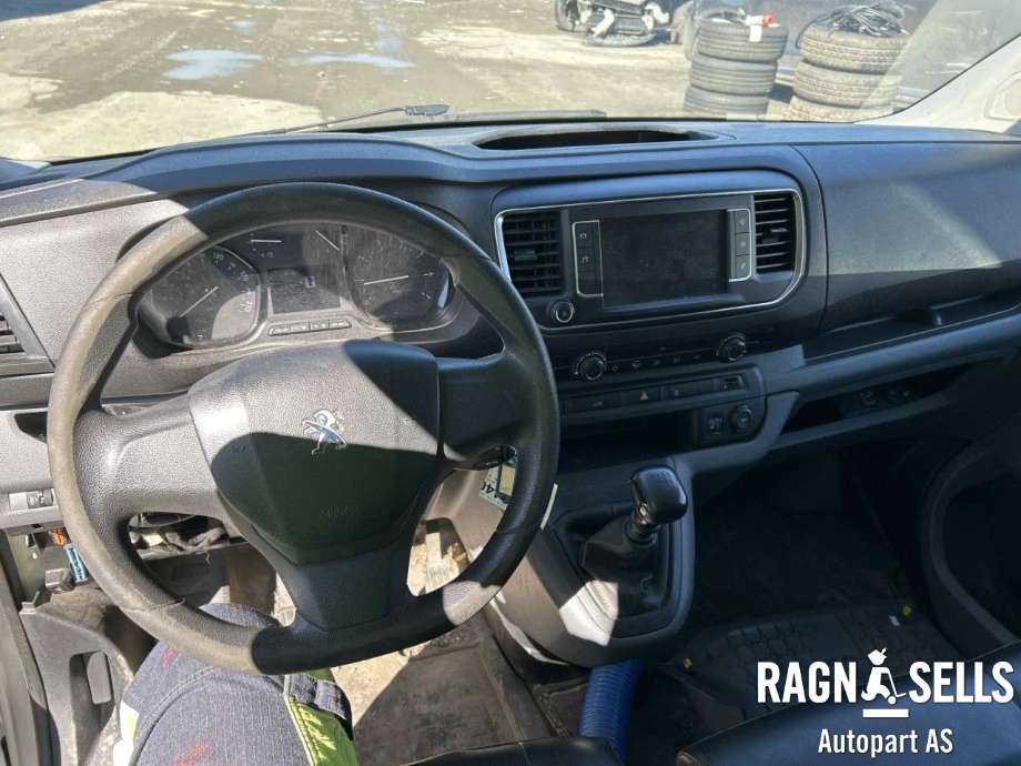 Peugeot Expert 2016-->> (Type III) , Motorkode: AH01, Girkassekode: 98 195 856 80