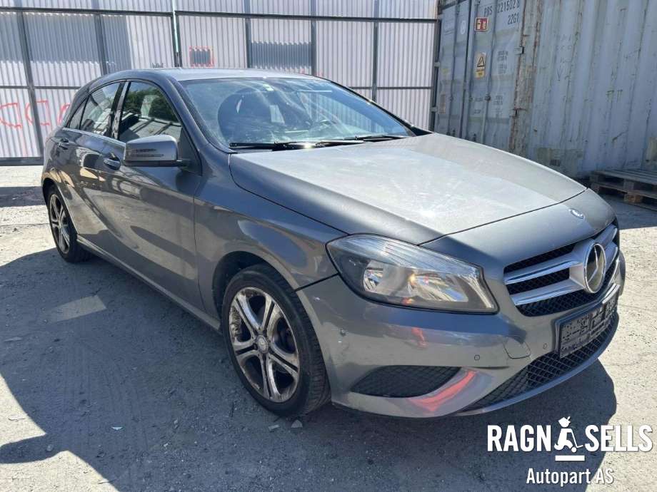 Mercedes A-Klasse 2012-2018 (W176) (W176), Motorkode: 270910, Girkassekode: D270910
