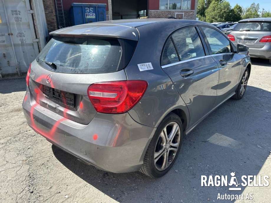 Mercedes A-Klasse 2012-2018 (W176) (W176), Motorkode: 270910, Girkassekode: D270910