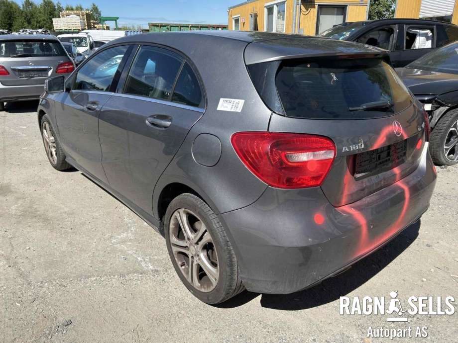 Mercedes A-Klasse 2012-2018 (W176) (W176), Motorkode: 270910, Girkassekode: D270910
