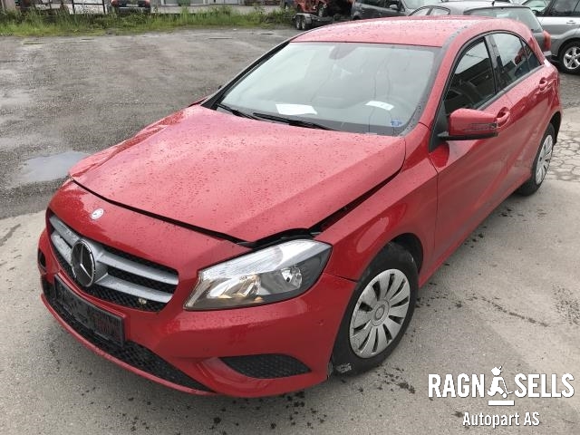 Mercedes A-Klasse 2012-2018 (W176) (W176), Motorkode: 270910, Girkassekode: 72400200329246