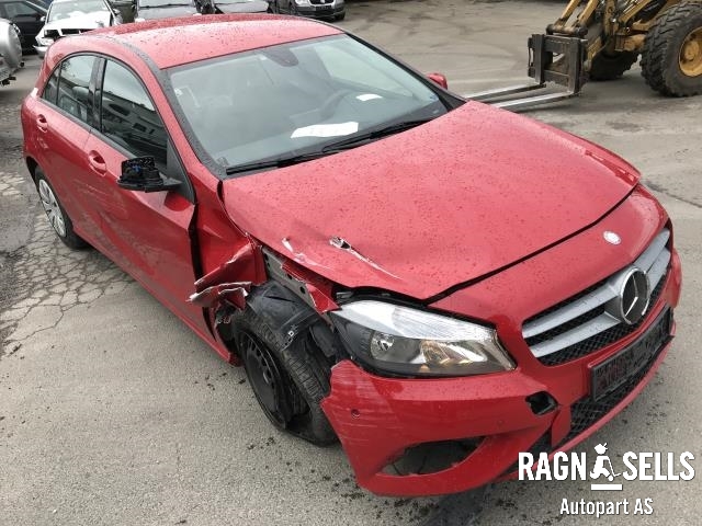 Mercedes A-Klasse 2012-2018 (W176) (W176), Motorkode: 270910, Girkassekode: 72400200329246