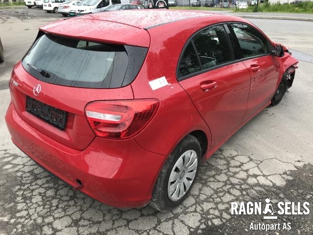 Mercedes A-Klasse 2012-2018 (W176) (W176), Motorkode: 270910, Girkassekode: 72400200329246