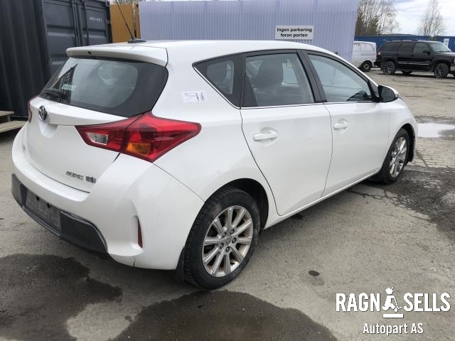 Toyota Auris 2013-2015 (Type II, Fase 1) , Motorkode: 2ZR-FXE, Girkassekode: 3090047064