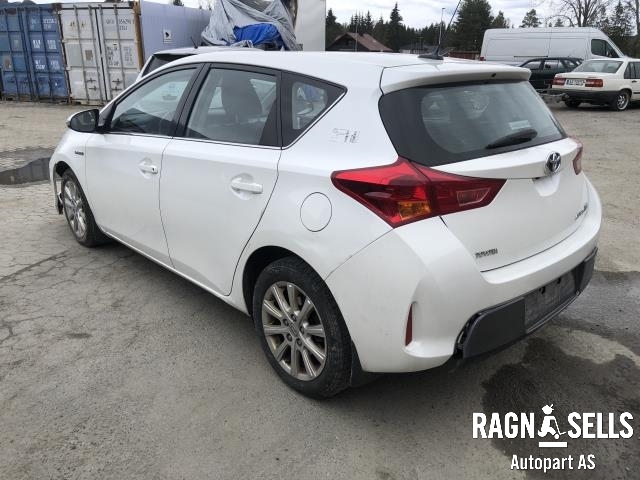 Toyota Auris 2013-2015 (Type II, Fase 1) , Motorkode: 2ZR-FXE, Girkassekode: 3090047064