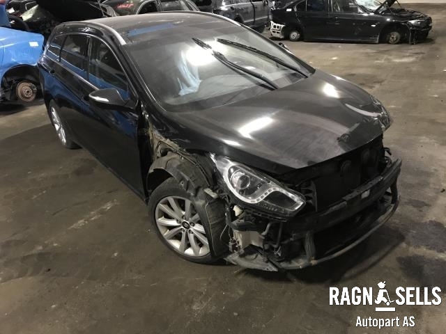 Hyundai i40 2012-2017 , Motorkode: D4FD, Girkassekode: FABAAU335072