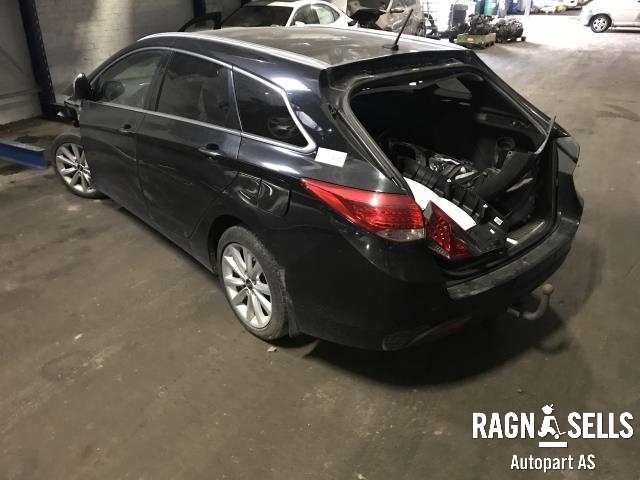Hyundai i40 2012-2017 , Motorkode: D4FD, Girkassekode: FABAAU335072