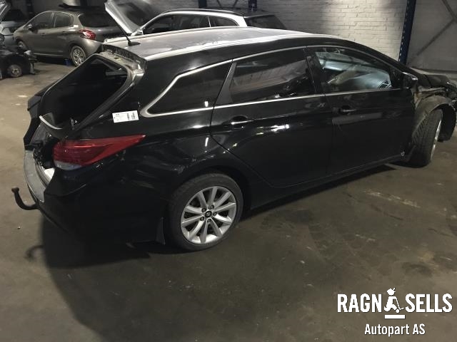 Hyundai i40 2012-2017 , Motorkode: D4FD, Girkassekode: FABAAU335072