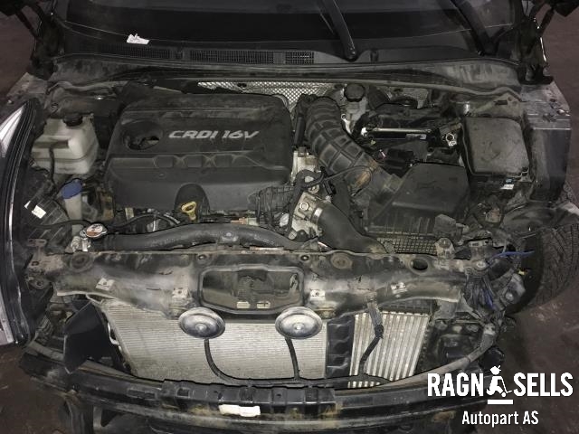 Hyundai i40 2012-2017 , Motorkode: D4FD, Girkassekode: FABAAU335072