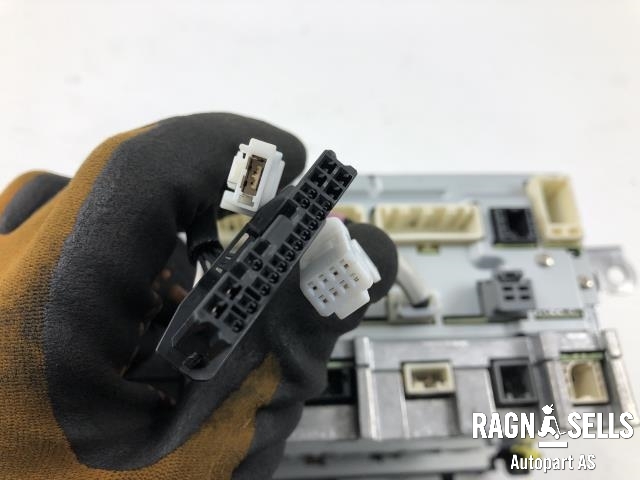 Bilstereo navigasjon til Toyota Yaris 2014-2020 (Type III, Fase 2)  (861400D230|1380004850F101)