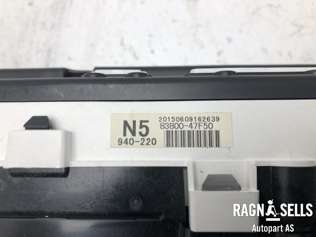 Instrumentpanel til Toyota Prius +7 2012-2020 (Type III) (stasjonsvogn) (stasjonsvogn) (8380047F50|)