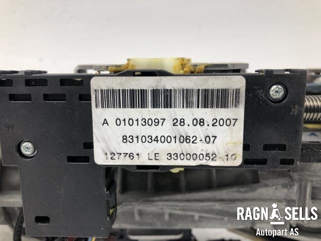 Rattaksel til BMW X5 2007-2013 (E70) (E70) (831034001062|)