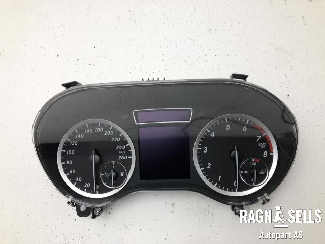 Instrumentpanel til Mercedes B-Klasse, 2011-2018 (W246) (W246) (A 246 900 66 11)