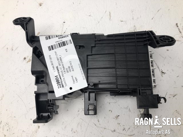 Instrumentpanel til Toyota Prius +7 2012-2020 (Type III) (stasjonsvogn) (stasjonsvogn) (8310847041|)