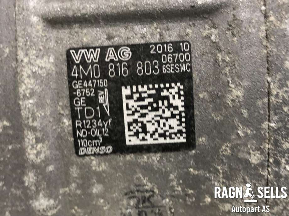 Aircondition kompressor til Audi A4 2015-2019 (Type V, Fase 1) (B9) (B9) (4M0 816 803|)