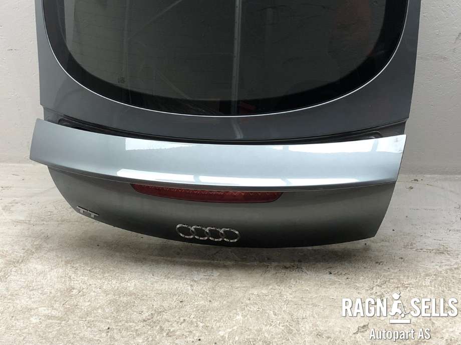 Bakluke til Audi TT 2006-2014 (Type II)  (8J8 827 023 A|)