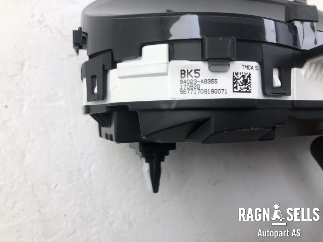 Instrumentpanel til Kia Optima 2014-2017  (94023A8355|)