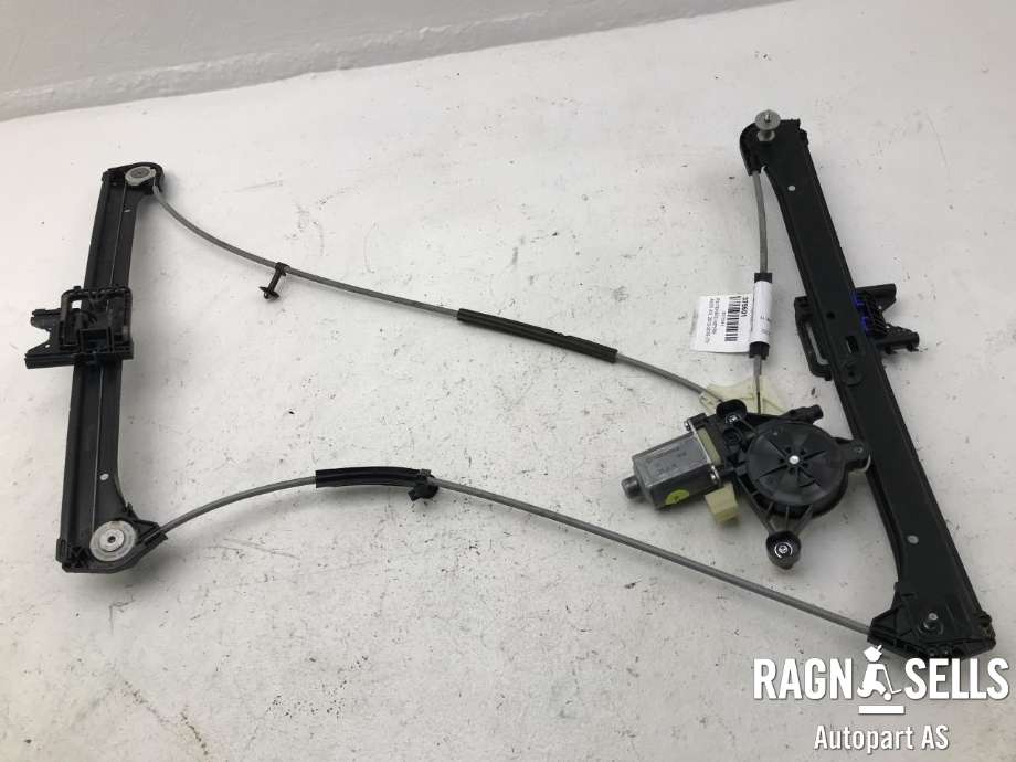 Ruteheis høyre til Audi A3 2012-2016 (Type III, Fase 1) (AUDI|8V3837462A|)