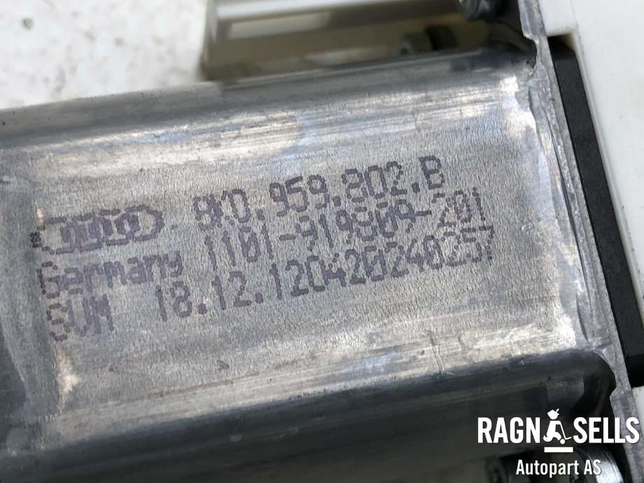 Ruteheis høyre foran til Audi Q5 2012-2017 (Type I, Fase 2)  (8R0837462G|)