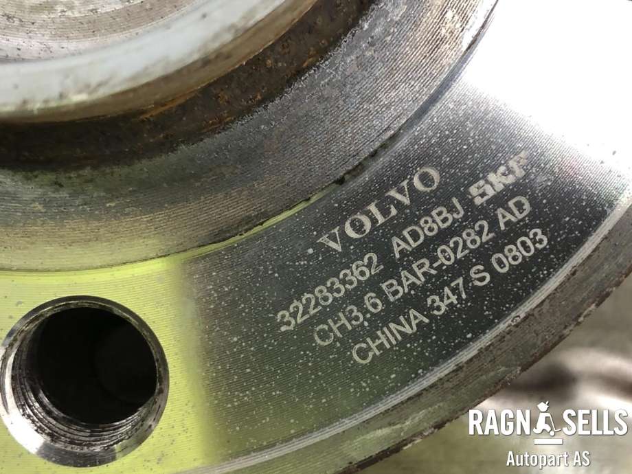 Hjulspindel høyre bak til Volvo XC60 2017-->> (Type II)  (31476879|)