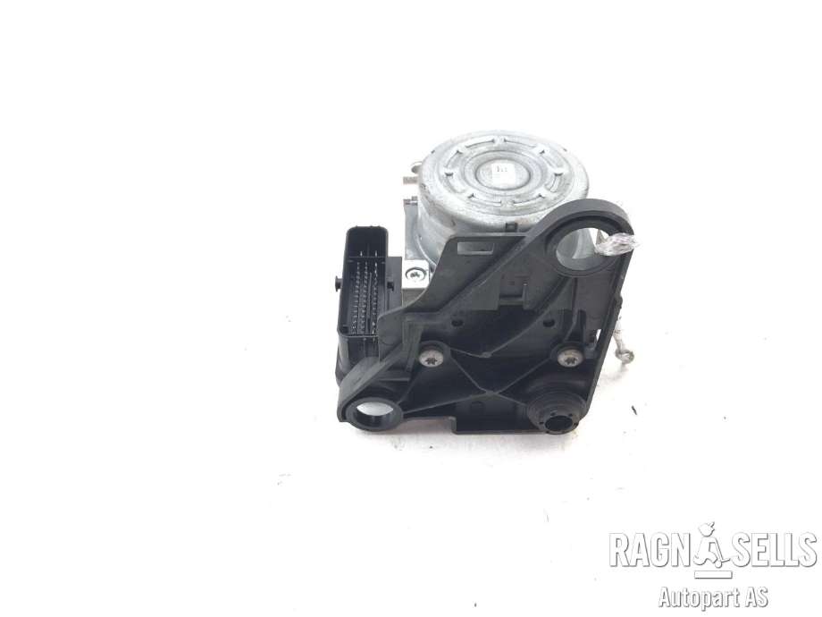 ABS sentral til VW Passat 2015-2019 (Fase 1) (B8) (B8) (5Q0 614 517 DB|5Q0 614 517 AH|)