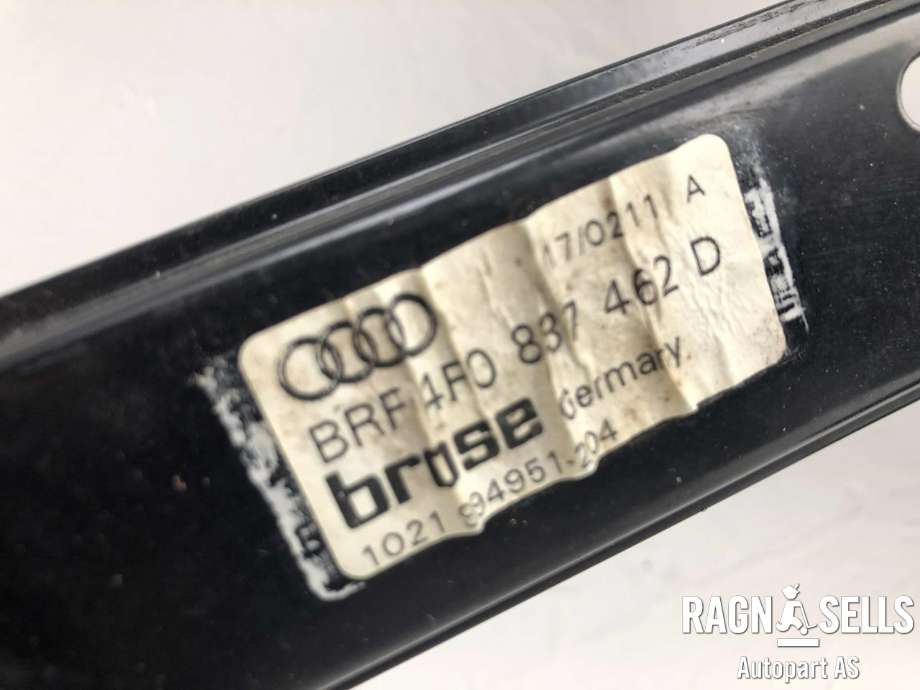 Ruteheis høyre foran til Audi A6, Allroad 2008-2011 (Type II, Fase 2) (C6) (C6) (4F0 837 462 D|)