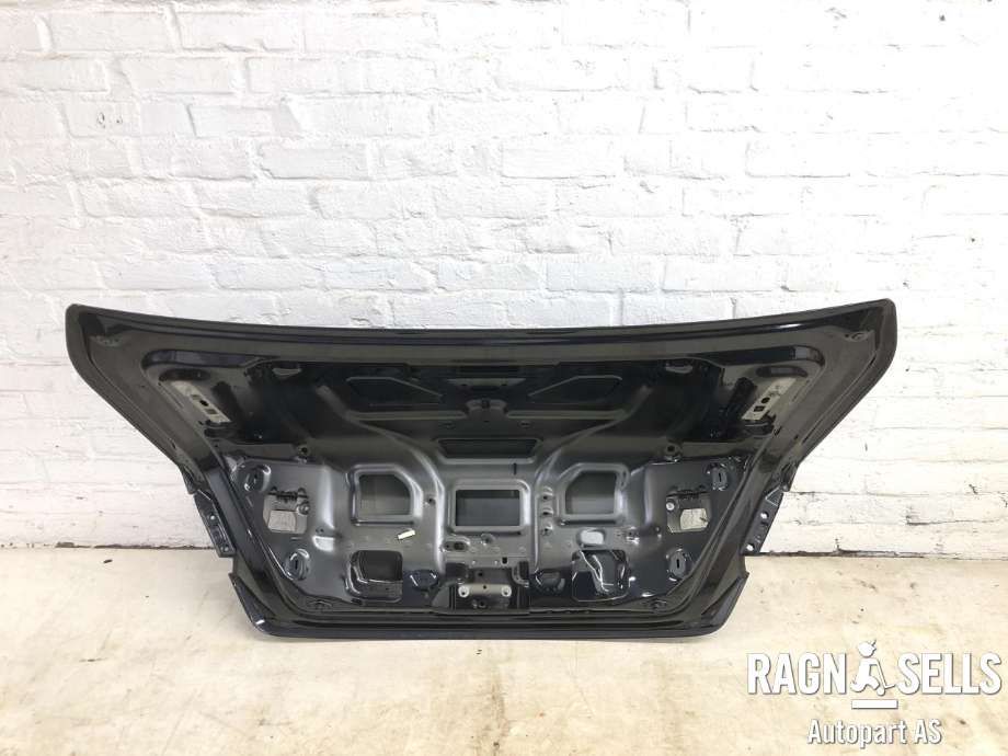 Bakluke sedan til Audi A8 2010-2013 (Type III, Fase 1)  (4H0 827 023 B|)