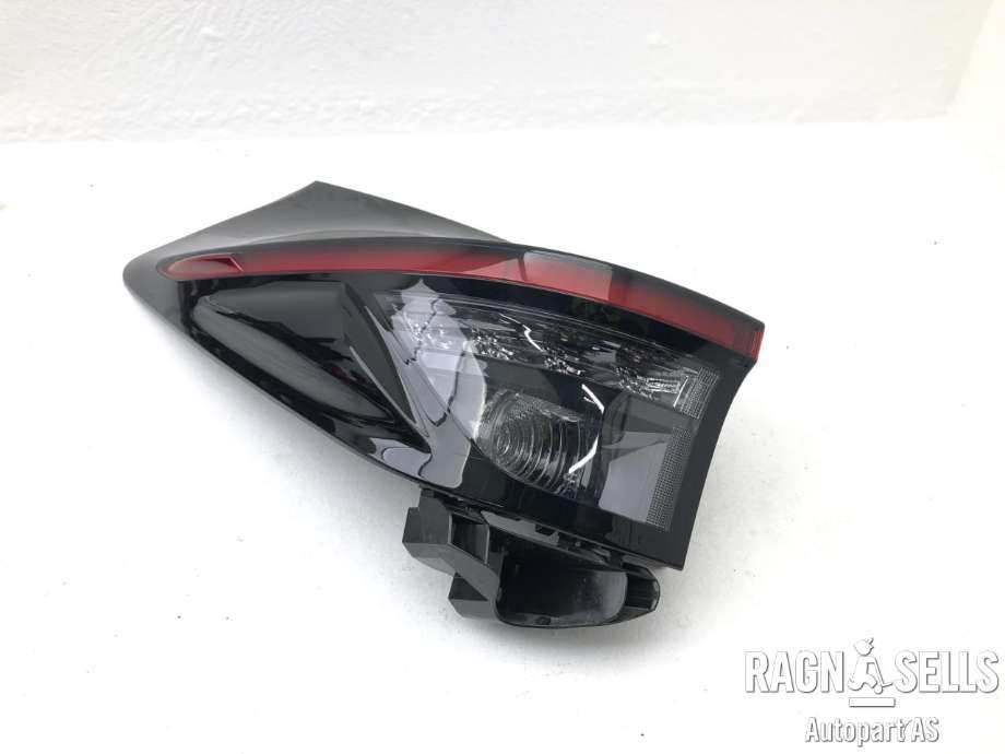 Baklykt venstre ytre til Toyota Yaris Cross (SUV) 2021-->> (815600DE20|)