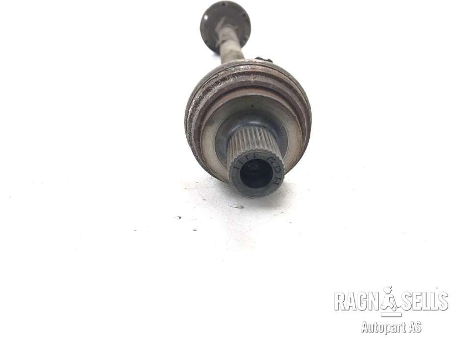 Drivaksel høyre bak, diesel/automat til VW Passat 2015-2019 (Fase 1) (B8) (B8) (3Q0 501 204 B|)