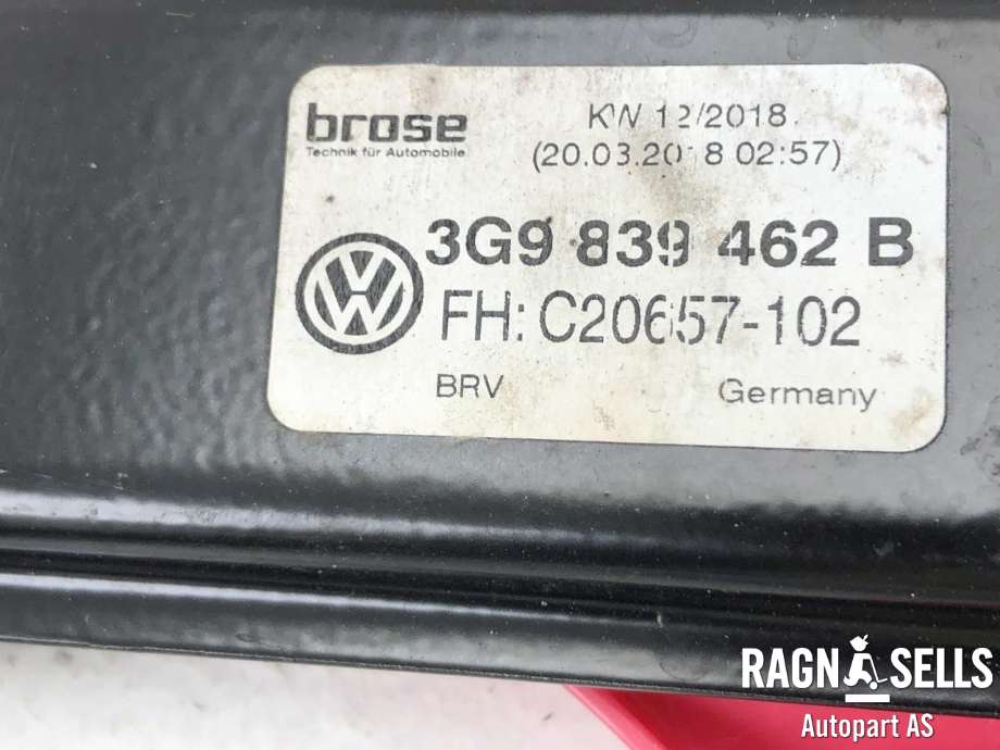 Ruteheis høyre bak til VW Passat 2015-2019 (Fase 1) (B8) (B8) (3G9 839 462 B|)