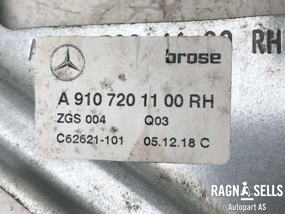 Ruteheis høyre foran til Mercedes Sprinter 2018-->> (907/910) (907/910) (A 910 720 11 00|)