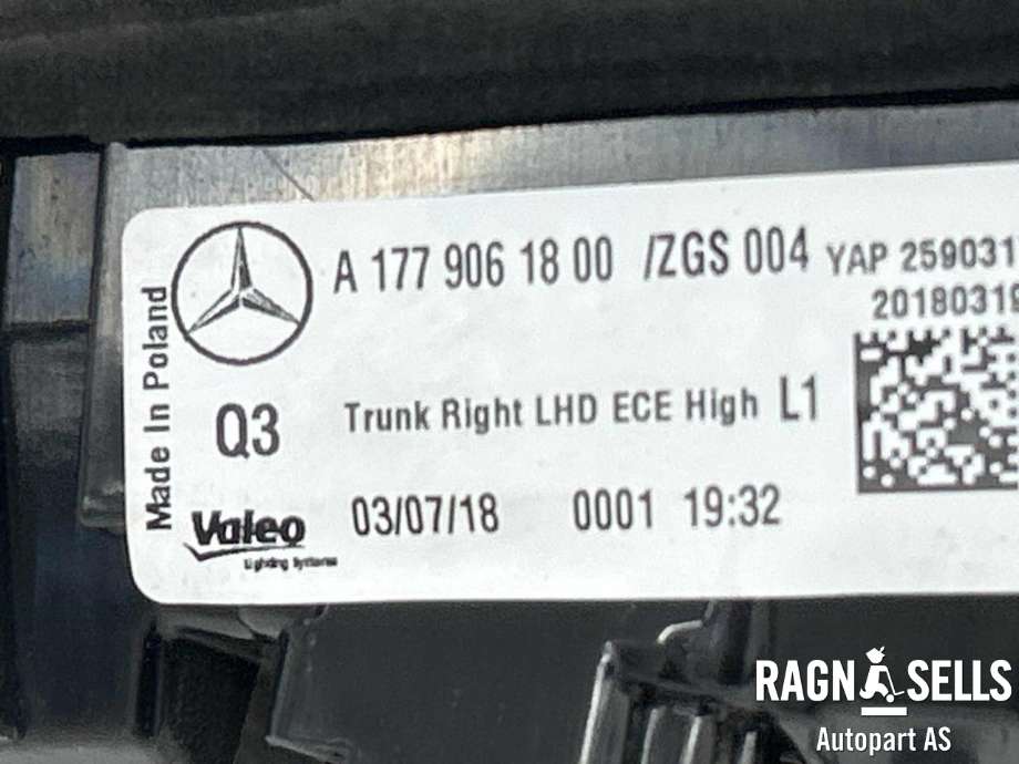 Baklykt høyre indre til Mercedes A-Klasse 2018-->> (W177) (W177) (A 177 906 18 00|)