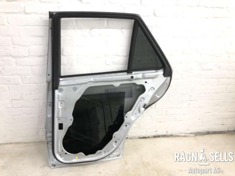 Dør høyre bak til Mercedes ML 2005-2011 (W164) (W164) (A 164 730 08 05|)