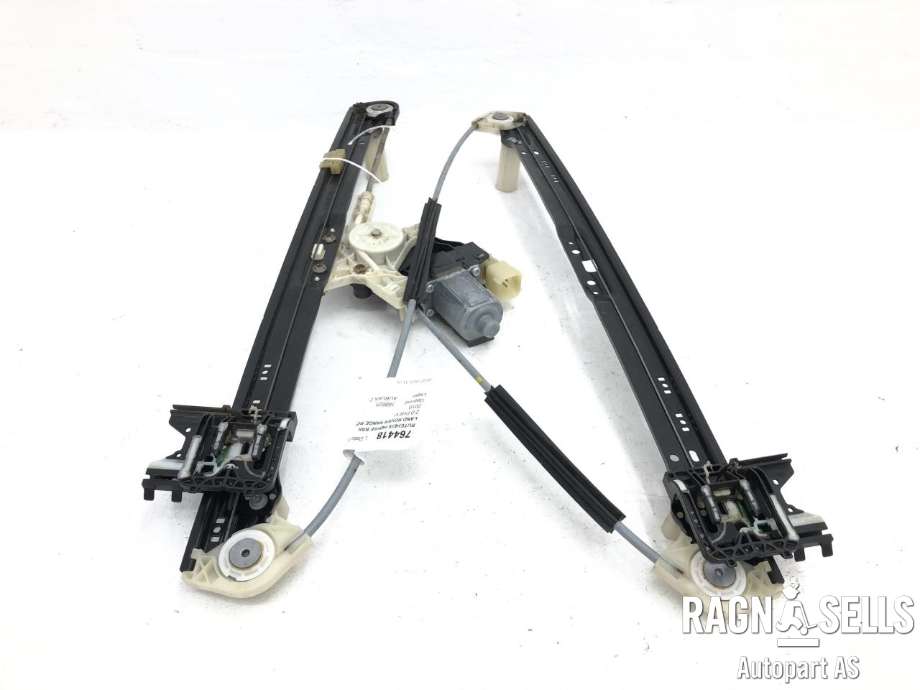 Ruteheis høyre bak til Land Rover Range Rover Sport 2013-->>  (LR153955|)