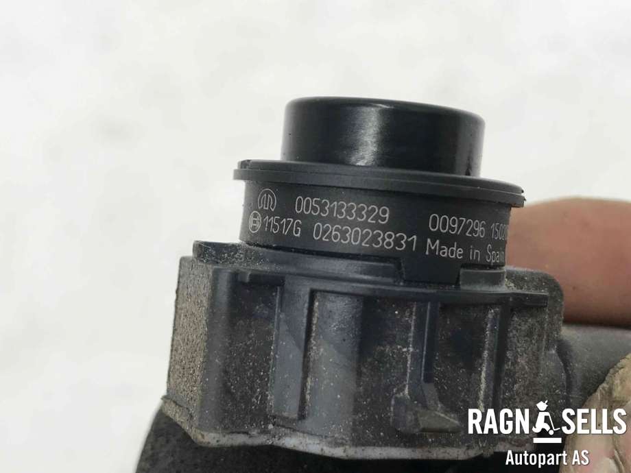 Parkeringssensor bak til Jeep Renegade 2014-->>  (53395988|)