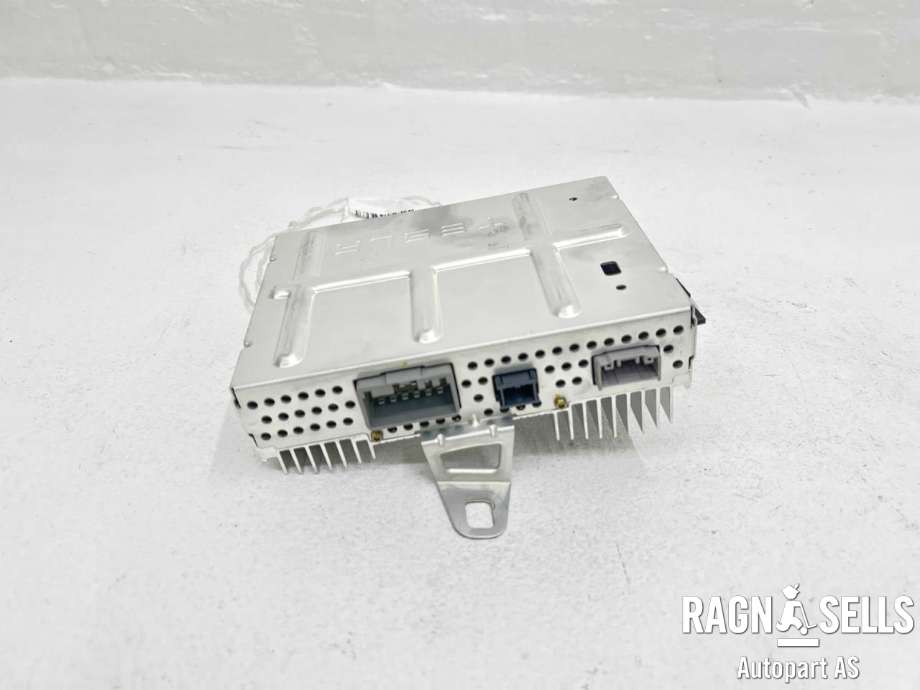 Bilstereo forsterker til Tesla Model Y 2021-2024 (Type I) (1507152-01-B|)