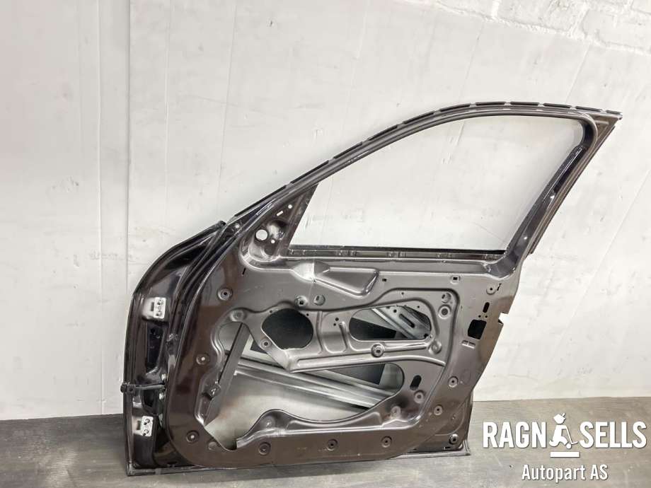 Dør høyre foran til BMW X1 2009-2015 (E84) (E84) (41 00 9 628 746|)