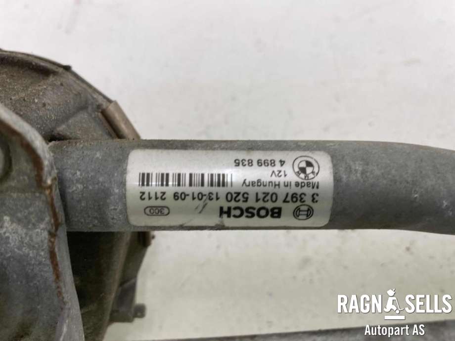 Viskermotor frontrute til BMW 5-Serie 2010-2017 (F10/F11) (F10/F11) (61 61 7 306 266|)