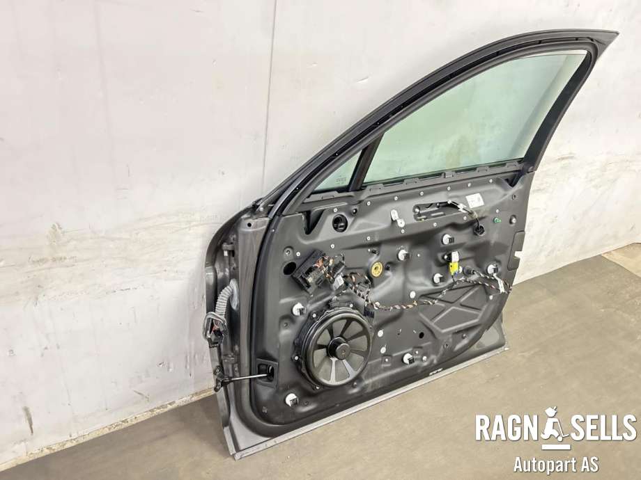 Dør høyre foran til Porsche Panamera 2009-2017 (Type I) (970) (970) (970 531 012 01|970 531 012 01 GRV|970 531 012 02 GRV)