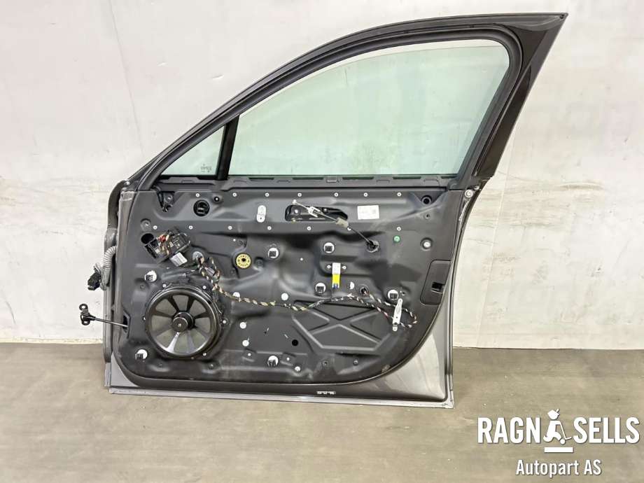 Dør høyre foran til Porsche Panamera 2009-2017 (Type I) (970) (970) (970 531 012 01|970 531 012 01 GRV|970 531 012 02 GRV)
