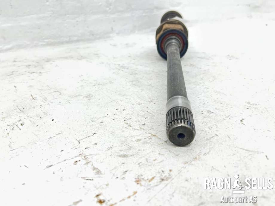 Drivaksel høyre foran, diesel/automat til BMW X3 2010-2017 (F25) (F25) (31 60 8 675 014|)