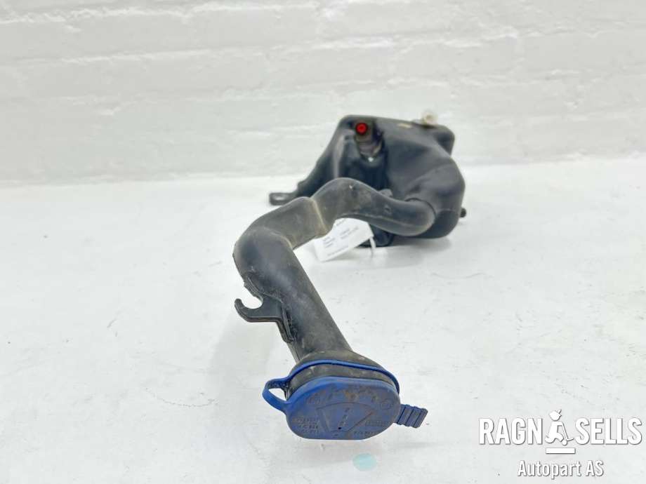 Spylertank foran til Mercedes B-Klasse, electric drive, 2014-2018 (W242) (W242) (A 246 869 00 20)