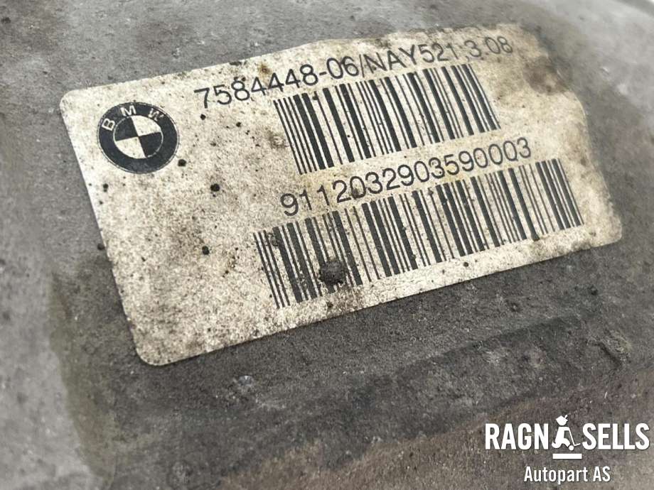 Kardang klokke bak til BMW 5-Serie 2010-2017 (F10/F11) (F10/F11) (33 10 7 584 446|33 10 7 584 448|)