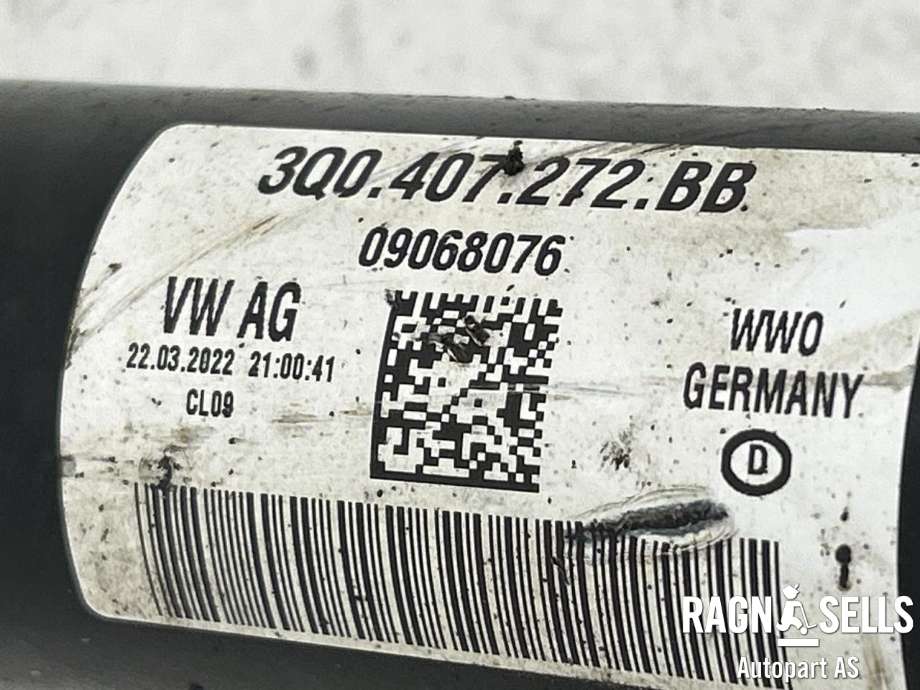 Drivaksel høyre foran, diesel/automat til Škoda Superb 2015-->> (Type III) (3Q0 407 271 CD|)
