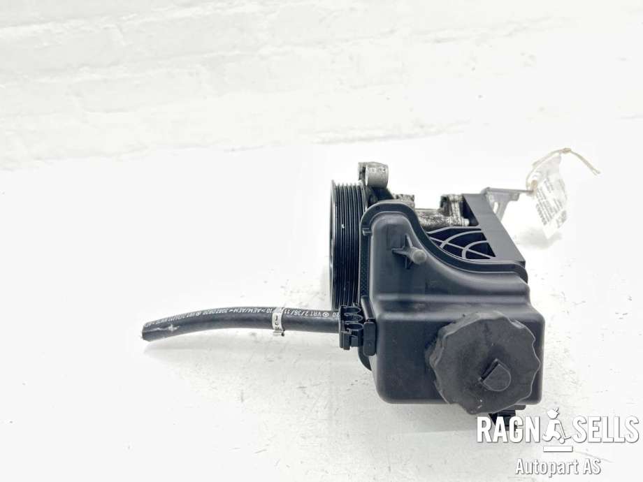 Servo pumpe mekanisk til Mercedes C-Klasse 2011-2014 (Fase 2) (W204) (W204) (A 006 466 15 01|)