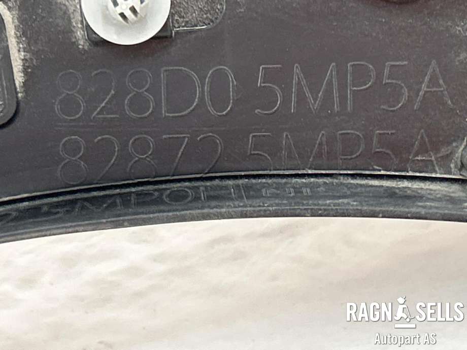 Deksel til Nissan Ariya 2022-->>  (828D05MP5A|)