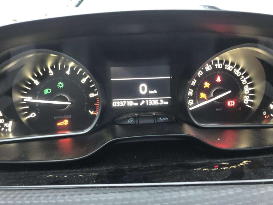 Peugeot 208 2012-2019 (Type I) , Motorkode: HMZ, Girkassekode: STT