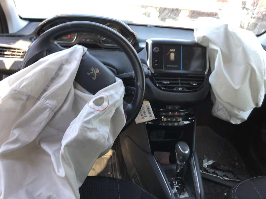 Peugeot 208 2012-2019 (Type I) , Motorkode: HNZ, Girkassekode: 